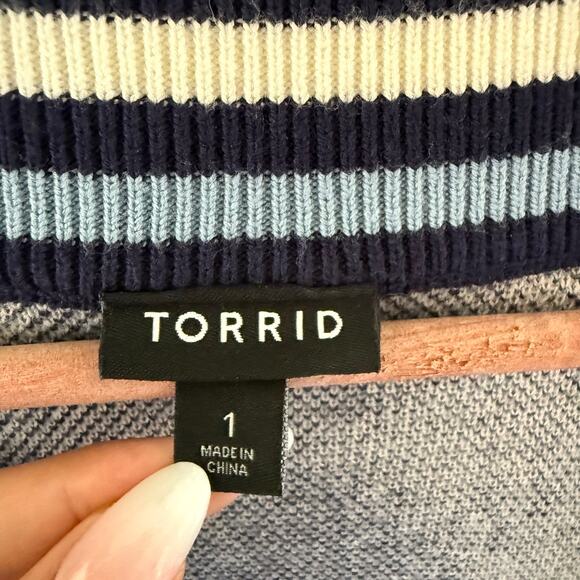 Torrid Argyle Deep V-Neck Sweater Plus Size 1 Preppy Fall Knit White Blue - Picture 6 of 9